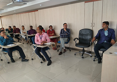 Expert-led bid management services workshop helping businesses navigate Government Tender Gujarat opportunities
